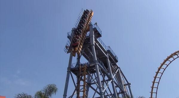 Linactif's tweet image. Un rail de montagne russe qui se sépare en deux ! linactif.fr/rail-montagne-…  #montagnesrusses #rollercoaster