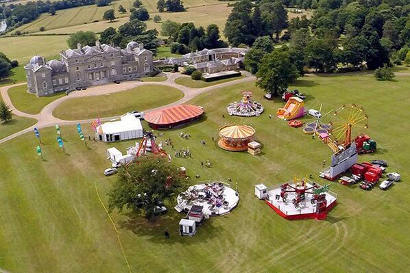 MixersNZ's tweet photo. @_CalderWorld: Here is a full photo over the funfair! 🌸
#zaynmalik #PerrieEdwards http://t.co/hhC6926Uvd"