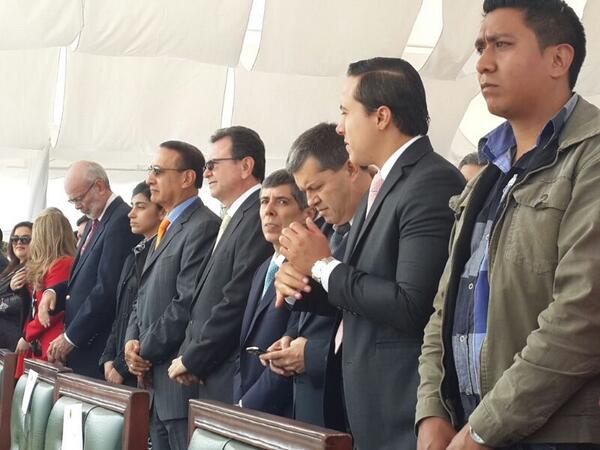 #Bogotá: Gobernador @Carlosmiriarte asiste a la la ceremonia especial por los 63 años del #ComandoGeneralFFMM