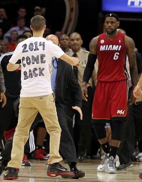 jamesblair06's tweet image. Yo @cavsdan heard you're in a good mood? #LiftTheBan #imsorry @kingjames welcome home