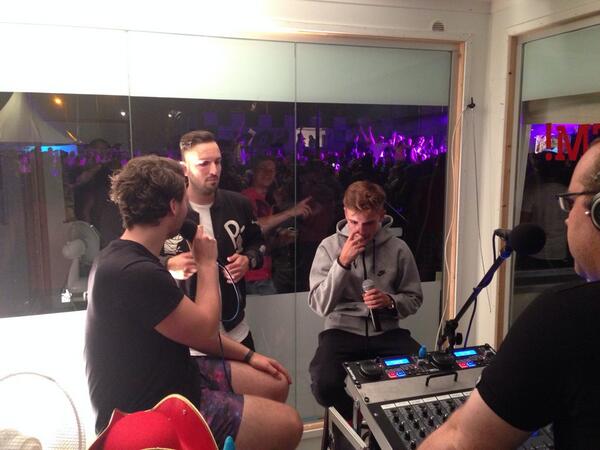 Berkum2step's tweet photo. Radiodingen @LilKleine @dennisbrugman @Lastpaq http://t.co/4xR2k7ZxgC