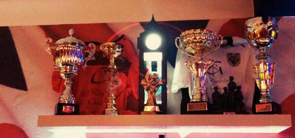 Esta noche y durante el finde  nuestros trofeos estarán expuestos (no están todos son muchos) jjj en <a href="/LondonGuijuelo/">London Guijuelo</a>