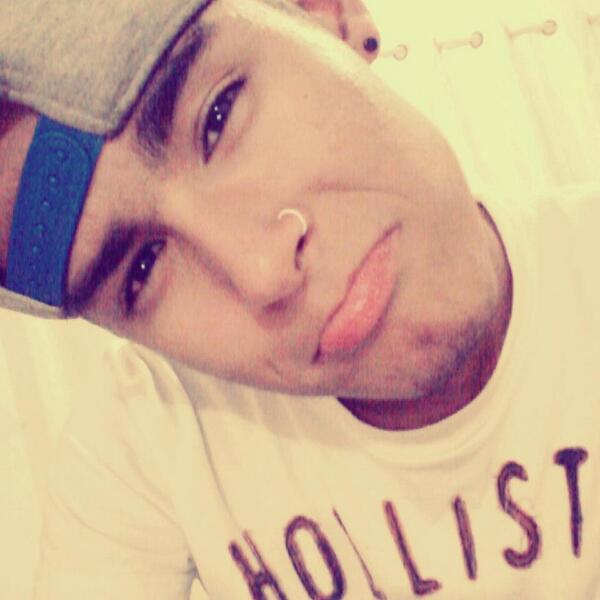 juu_jappa's tweet photo. Dps de miil anos to de voolta :3 :* http://t.co/6HRU8EYXB2