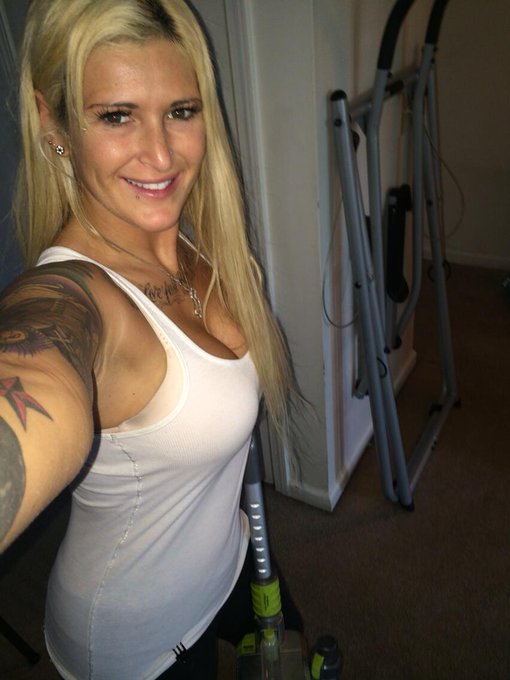 Domesticated house wife http://t.co/Hhz3fQIFNV<a href="/tag/finallyfucked"class="tags"><span>#finallyfucked</span></a>