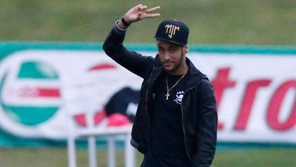 UNoticias's tweet photo. Fuerte arremetida de Neymar contra Camilo Zúñiga: "Aún no acepto ese rodillazo" http://t.co/n5boEPKdf0  http://t.co/lo0XnQWZJR