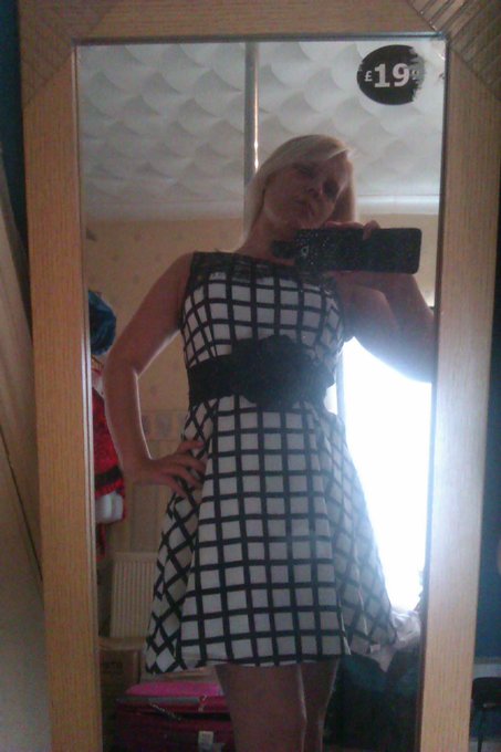 All glammed up ready 4 the boxing, just need to put my make up on :-) And remove the price sticker from<a href="/tag/friskyfriday"class="tags"><span>#friskyfriday</span></a>