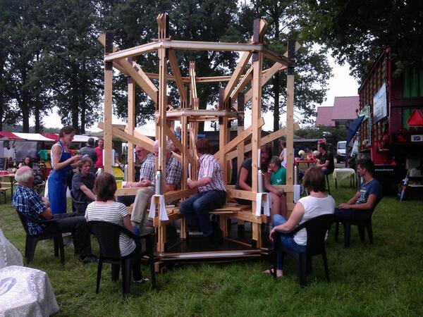 Lekker melk proeven in de melksalon bij <a href="/Boergondische/">Boergondische Sferen</a> sferen bij @Boerenstee  na onthulling van <a href="/ValleiBB/">Vallei Boert Bewust</a>  bord.