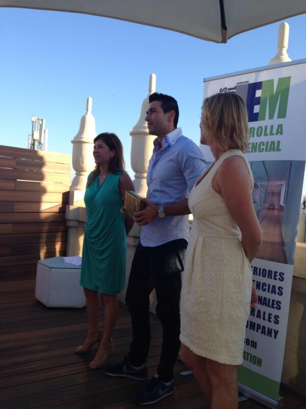 RosaGorriz's tweet photo. Enhorabuena Paco! "@IEM_BS: Y el proyecto ganador ha sido el de @TarinFrancisco ¡Enhorabuena, genial trabajo! #PSCMO http://t.co/9FaJOOlfId"