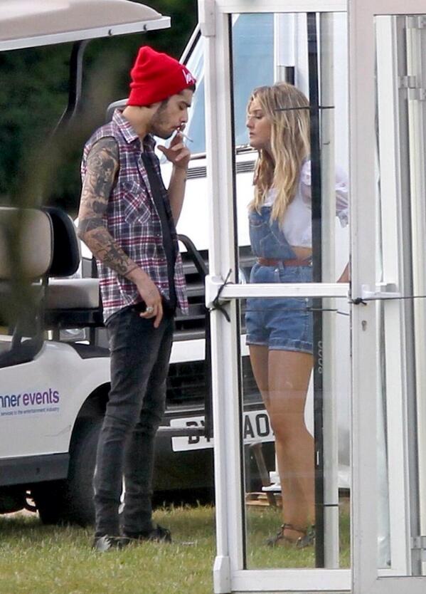 SourceLMF's tweet image. #PHOTOS Zerrie à l'anniversaire de Pezz #2 - 09.07.14