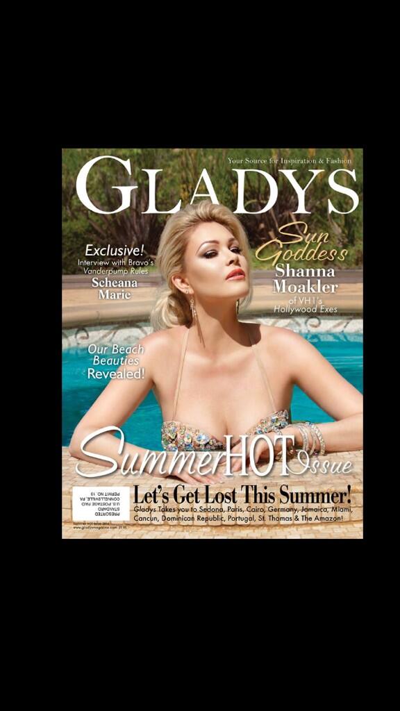 JarredRusso's tweet image. Enjoy @CirocLA this Summer! @EMCBOWERY #Ciroc @GladysMagazine #GladysMagazine #Emcbowery