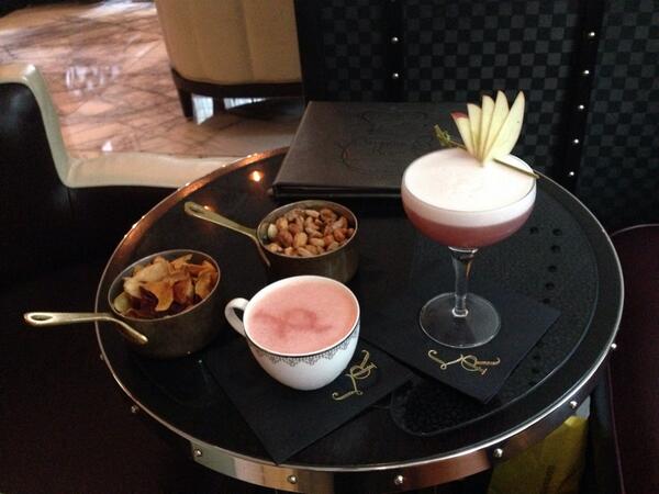 InterviReview's tweet photo. Amazing atmosphere and great cocktails @LuggageRoom http://t.co/CL6X2hUc8w
