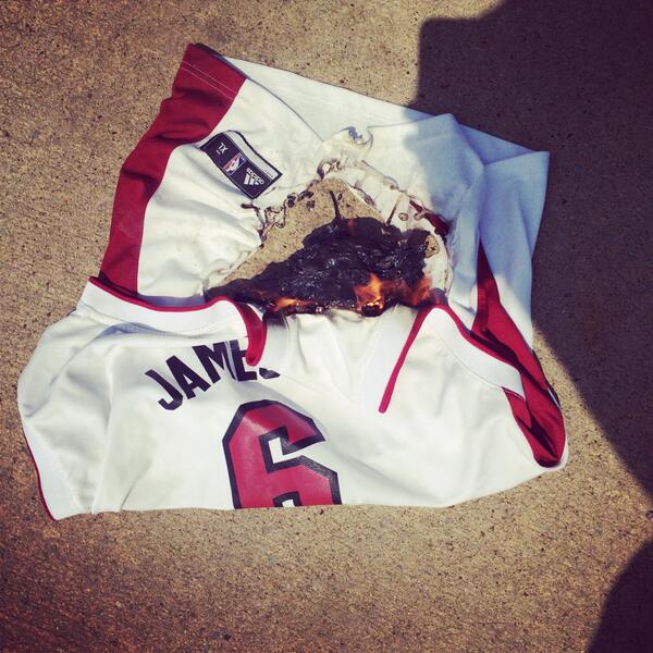TheBestGear's tweet photo. Destroyed my Lebron Jersey #LebronToCleveland http://t.co/kkEfJ1WRKQ