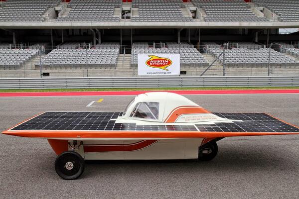 austinenergy's tweet photo. Sneak peak of @UTAustin's solar car that will race in the #FormulaSun Grand Prix on July 19 @ #COTA! #scifi2day http://t.co/B2INPdgwny