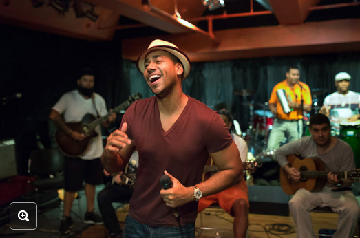 msclvr_app's tweet photo. http://t.co/8gCzNA0nLU
Romeo Santos, a True Superstar http://t.co/UUYUhfGqnc
Felicidades! @RomeoSantosPage @Aventura http://t.co/dI4qsB8irN