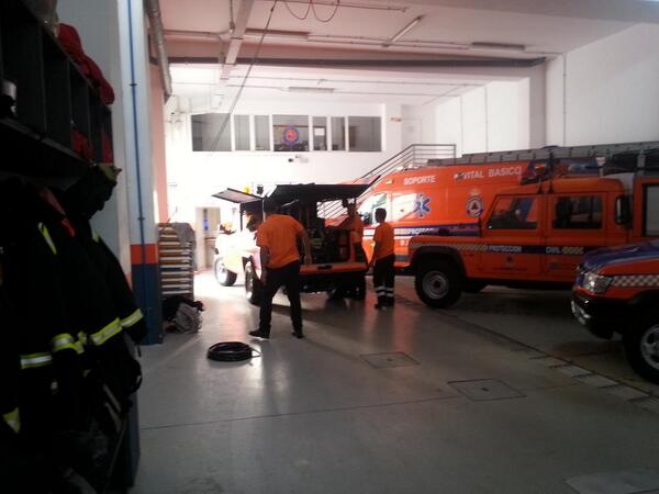 PCTelde's tweet photo. Personal @PCTELDE revisa unidad de excarcelación, para dar cobertura mañana #RCT2014 en sus tres tramos http://t.co/Dag4Hb1Ba9