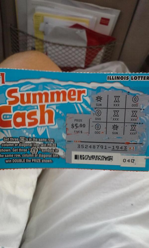 inspectorleeman's tweet photo. Only gotta be 18 to play scratch off in Illinois http://t.co/DxDi3xAyzl