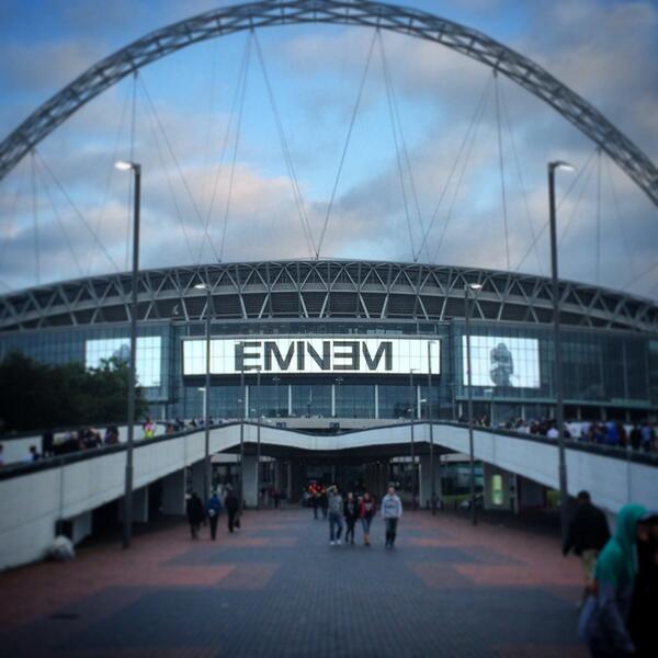 So excited @biglex88 @Mikerussmusic #Eminem #Wembley