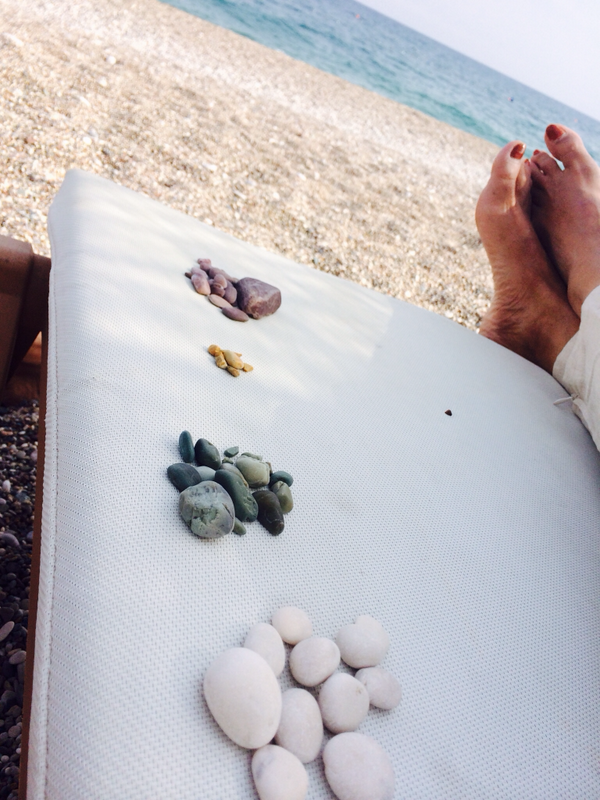 priyankachopra's tweet photo. Pretty pebbles.. Weathered with time.. http://t.co/mbCO1FlWup