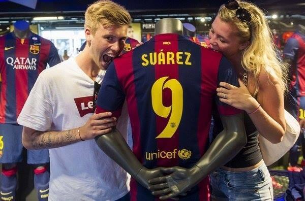 FootballFunnnys's tweet photo. Suarez http://t.co/CPEfPENFnh
