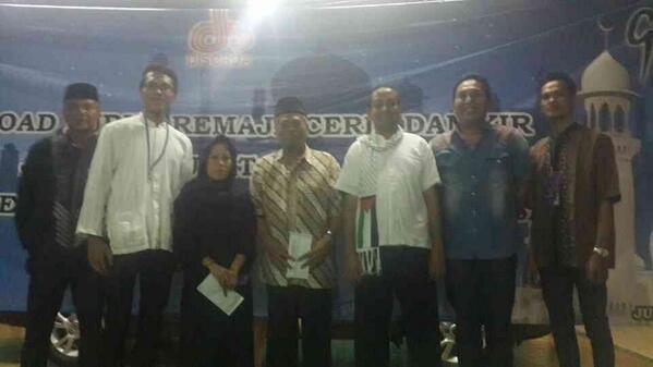RCJakpus's tweet photo. Foto bersama pihak gelanggang bersama pihak panti asuhan putra nusa Jakarta Pusat. http://t.co/Hdni0bEHVW