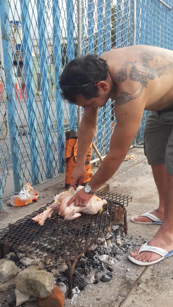 Sambódromo de Río de Janeiro. Viernes a la tarde. Argentinos esperando la final del Mundial.