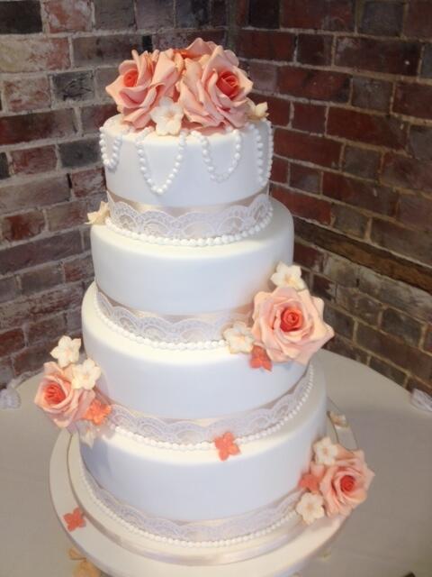 CarlasCakery's tweet photo. Pearls and lace was the theme for this #weddingcake, made for a beautiful couple at the @gaynespark venue in Epping http://t.co/0eZH9r8CeT
