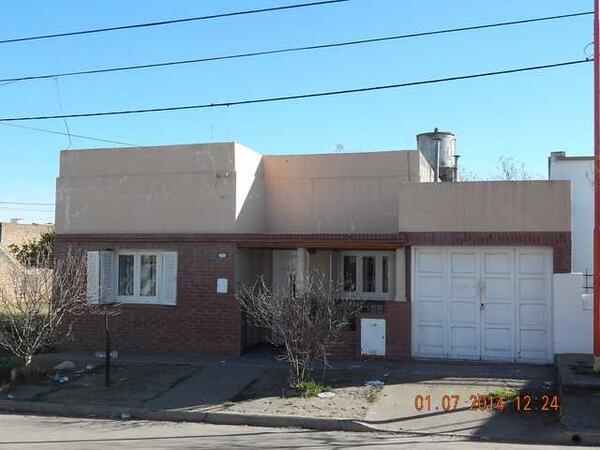 InmoMarcos's tweet image. Propiedad en barrio Nueva Bahía Blanca.
Living, Cocina Comedor, Dos dormitorios, Baño, Lavaderoo, Garaje doble