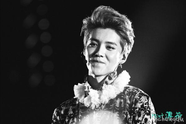 Bank_size56's tweet image. [PIC] 140705 #LUHAN - Chengdu Concert
ww4.sinaimg.cn/large/63cfb243…
ww2.sinaimg.cn/large/63cfb243…
[Cr:mint薄荷]