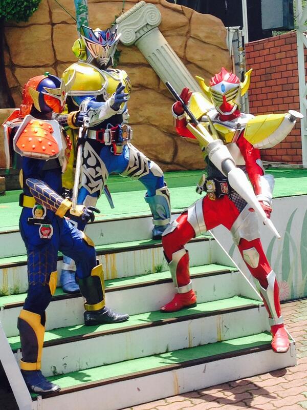 ｵｵﾀ ﾏｺﾄ よみうりランド仮面ライダー鎧武ショー 仮面ライダーデューク登場 Http T Co Uodpcoley3 Twitter
