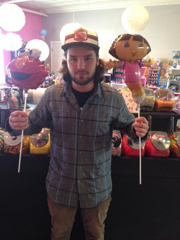 AlexSugarShack's tweet photo. Come down to the Sugar Shack to come see George and his homies in action! http://t.co/xDbo74wnBC