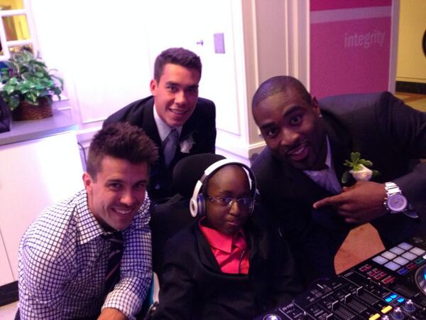 Rocking out at the #sickkidsprom with the #tfc and the one and only @djskinzie
