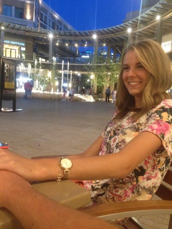 Grubsen's tweet photo. 2 year anniversary date with this girl http://t.co/mEtKEWKiP9