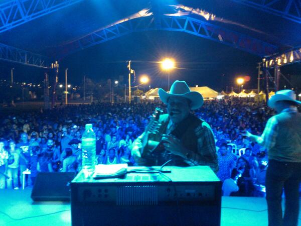 Lleno total feria de san pedro n.l .muchas gracias por su apoyo ,muy contento y feliz