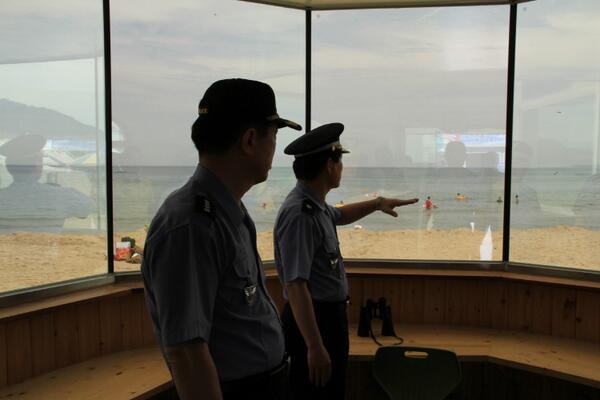 남상욱 동해지방해경청장은 12일 여름철 해수욕장 성수기가 도래함에 따라 포항 관내 주요 해수욕장(영일대, 월포)을 방문하여 현장 중심의 안전관리 점검에 나섰습니다.