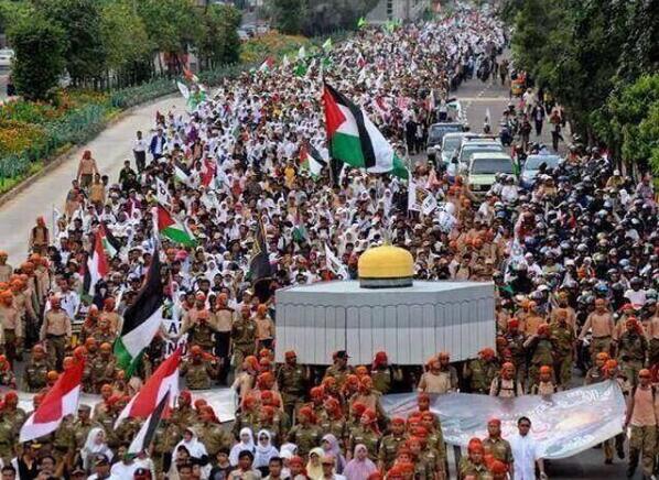 iFalasteen's tweet image. Indonesia joins the global protest in solidarity with our beloved people of #Gaza. ❤️

#GazaUnderAttack #Palestine
