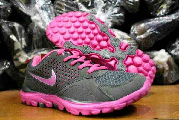 Hey girls! NIKE FREE WOMAN Pink! Size 37-40. Price only 310.000 idr. Get now! :)~