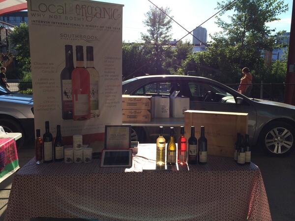 Bio_Flavia's tweet image. #bioflavia and @SouthbrookWine at the @EvergreenCanada @BrickWorksMkt today!! We are tasting wine, come say hello!