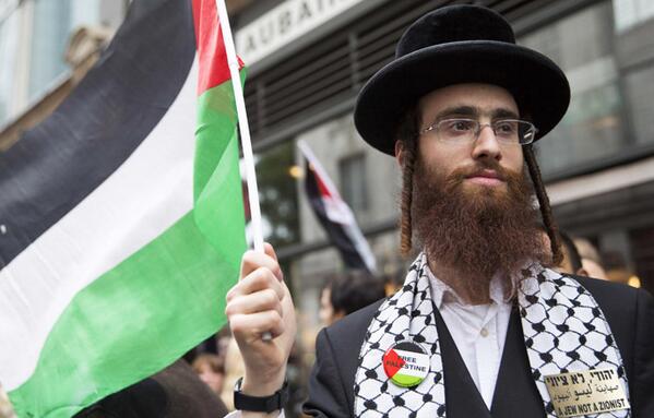 RT_com's tweet photo. ‘End the siege!’ Thousands in Oslo &amp; London protest Israeli offensive in Gaza http://t.co/toRXsQFE0v http://t.co/HJUIFTWlOr