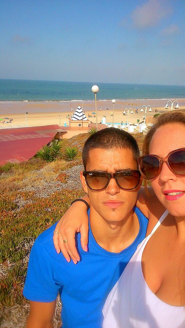marii_bermudo's tweet photo. Bueno pues dos diitas de playa y xfin a por el ferrari con mi cari!!  @javierbermudo http://t.co/X3MsrOH9re