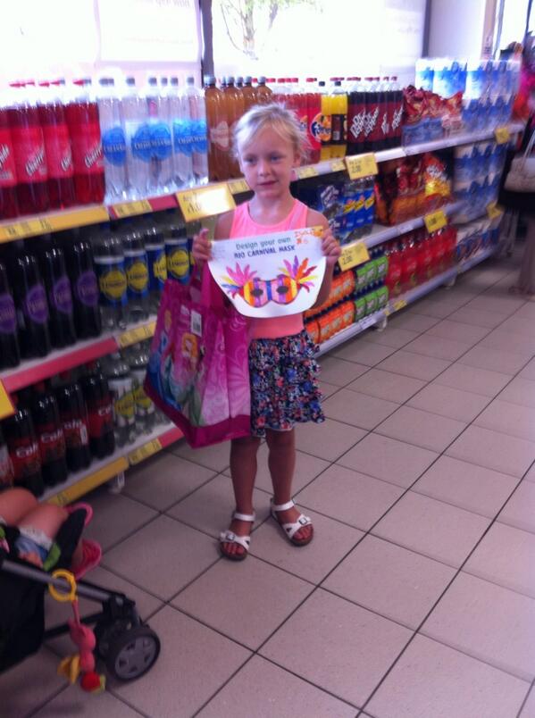 Isabelle claiming  her prize from our  colouring competition <a href="/jenhiggins10/">@jenhiggins10</a> <a href="/stevemanning371/">Steven Manning</a> @mattgollick