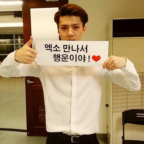 OOHSEHUN_b's tweet photo. 나도여러분만나서행운이야#exo팬최고다#모두다 한명도 빠짐없이 http://t.co/d0C9NCoiA3