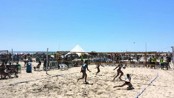 german_lopez9's tweet photo. Ya hemos empezado el torneo de Canet(Valencia)  y una vez más nos acompaña @_Bpositive_  y @ByB_CafeyCopas  :) http://t.co/sXSKNHTSGd