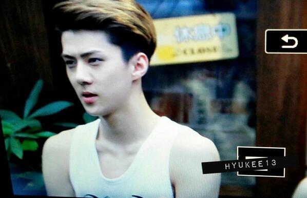 FlywithHUNHAN's tweet image. [Preview] 140712 #SEHUN cr.吴世勋屁孩症 *ตายอย่างสงบ* T___T