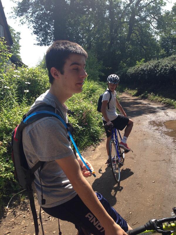 KevinRhoades2's tweet image. #joelcycle Ripley pit stop