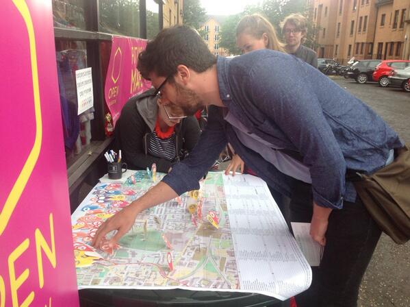 CmfMckay's tweet image. Lots of people getting involved, pinning their favourite spots on our map of Dennistoun. #openglasgow #futuremaps
