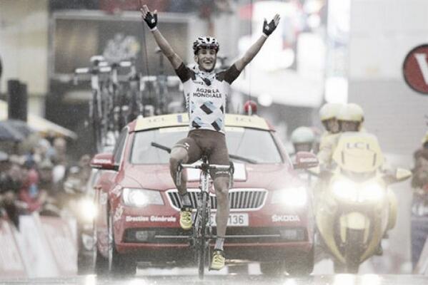 Ciclismo_VAVEL's tweet photo. Kadri vence entre la niebla y Contador hace estallar la tormenta http://t.co/Usdooh1TXL #ciclismo http://t.co/qmNkkfFs9H