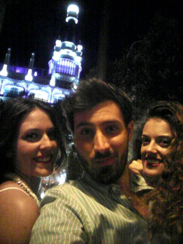 Monchito_surfer's tweet photo. Fiesta perfecta en #theroofMAdrid en la tridistrital con los rotaract de España y Europa http://t.co/ZtyvagBUUb