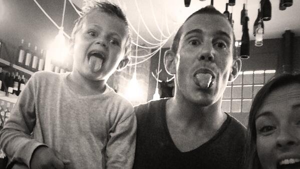 Sympa le nouveau spot des Halles... #LesContrebandiers #Biarritz #Ambiance <a href="/imanolHARI/">Imanol Harinordoquy⚔</a> <a href="/BetinaUGARTE/">Betina Ugartemendia</a>