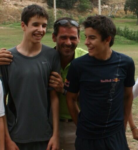 OscarGolfmaster's tweet photo. Hay alumnos y ALUMNOS!!!! Que grandes son.... Que bien pilotan y que mal juegan a golf ;-) http://t.co/J8uTH0XNd1