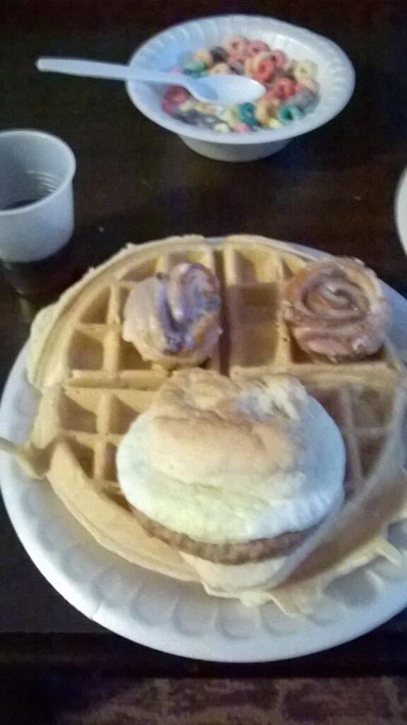 ke_kaleb's tweet photo. Yum http://t.co/ajeZ0dtgTw